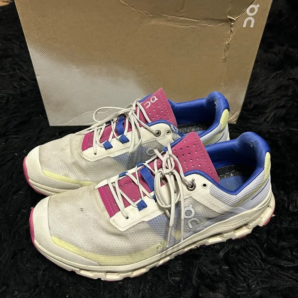 ON CLOUDVISTA multicolored lace up shoes sneakers women’s 9.5 Preowned